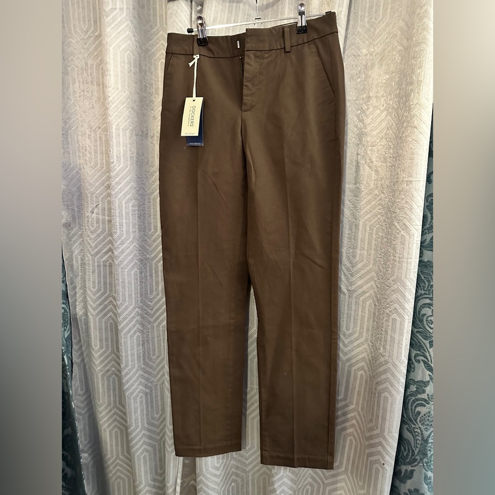 Dockers smart 360 flex pants.  Size 00